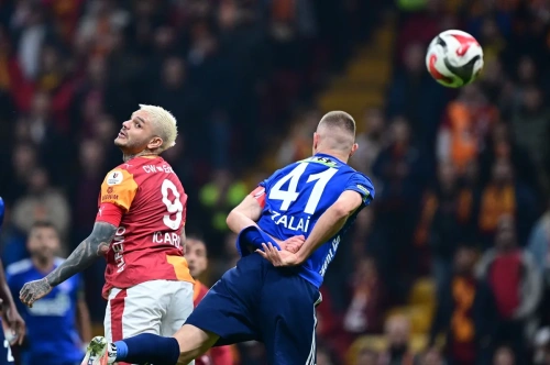 Galatasaray Kasımpaşa'yı 3-0 yendi, liderliğe döndü