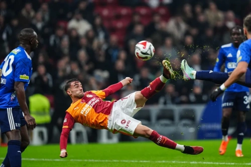 Galatasaray Kasımpaşa'yı 3-0 yendi, liderliğe döndü