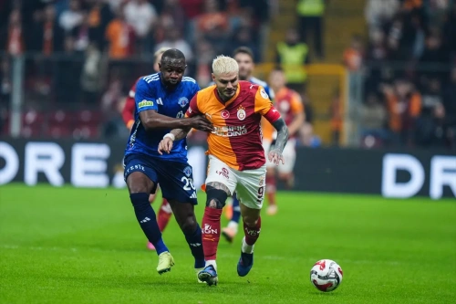 Galatasaray Kasımpaşa'yı 3-0 yendi, liderliğe döndü