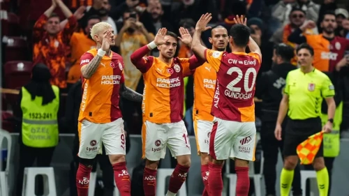Galatasaray Kasımpaşa'yı 3-0 yendi, liderliğe döndü