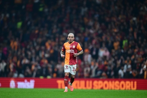 Galatasaray Kasımpaşa'yı 3-0 yendi, liderliğe döndü