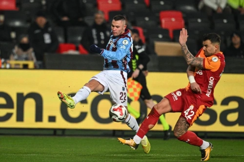 Galatasaray, Trabzonspor'u 4-1 yenerek finale yükseldi