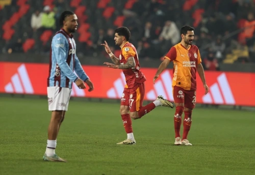 Galatasaray, Trabzonspor'u 4-1 yenerek finale yükseldi