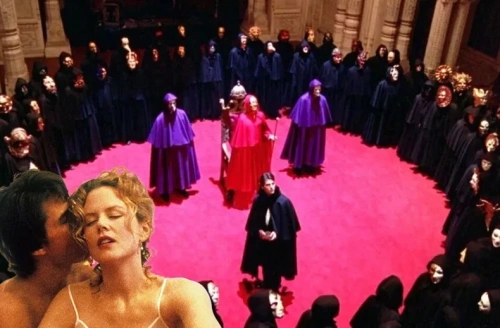 Garipoğlu'nun yalısındaki 'Divine Circus' yazısının sırrı: 1972 Rothschild partisine uzanıyor