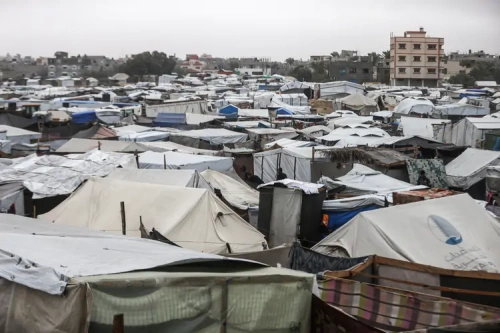 Gazze'deki insanlık dramı: TRT çadırlardaki yaşamı belgeledi