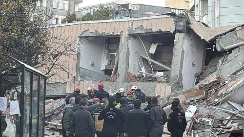 Gebze'de 6 katlı bina çöktü, enkaz altında 7 kişi var