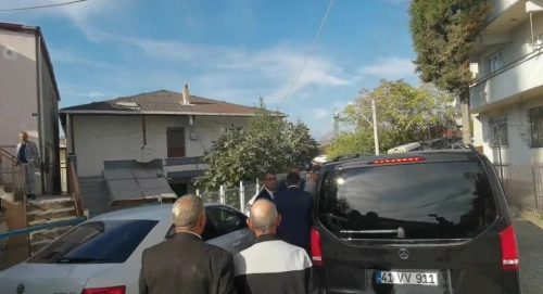 'Gözaltında olmalısınız' sloganıyla vali ve başkan kovuldu