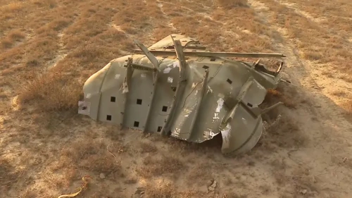 Gürcistan'da düşen uçaktan ilk görüntüler: Enkaz geniş alana yayıldı