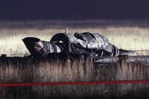 Gürcistan'da düşen uçaktan ilk görüntüler: Enkaz geniş alana yayıldı