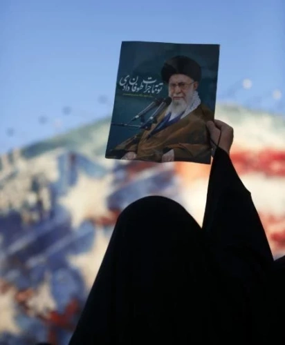 Hamaney'in ölümü İran sokaklarını ayağa kaldırdı: 40 günlük ulusal yas ilan edildi