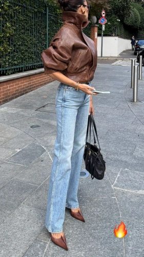 Hande ve Gamze Erçel Milano'da: Moda Haftası'nda abla-kardeş Pozları!