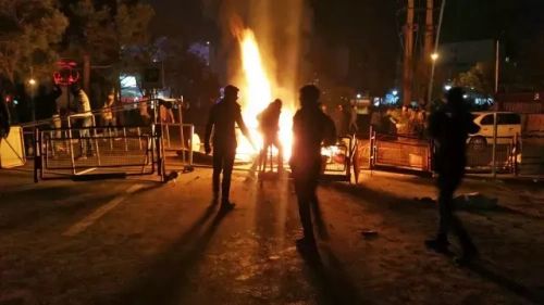 İran'da protestolarda can kaybı 2 bin 500'ü geçti