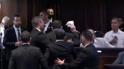 İsrail Meclisi'nde gergin anlar: Trump'a 'soykırım' protestosu