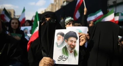 İsrail Tahran'daki mitingi vurdu, ABD 'en büyük saldırı bugün' dedi