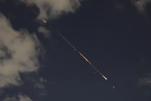 İsrail Tahran'daki mitingi vurdu, ABD 'en büyük saldırı bugün' dedi