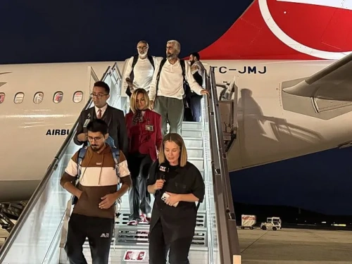 İsrail tarafından alıkonulan 15 Türk aktivist İstanbul'a döndü