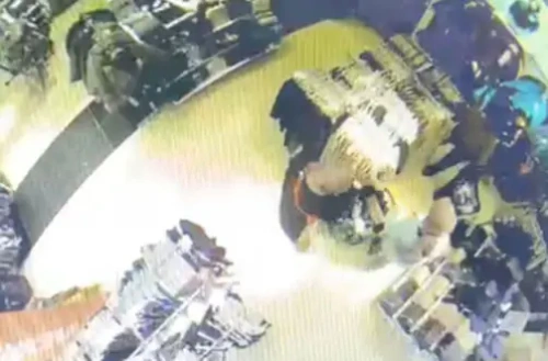 İstanbul'da 219 sabıka kaydı olan iki kadın hırsız yakalandı