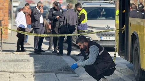 İstanbul'da İETT otobüsünde kan donduran olay: Bıçaklı saldırıda 1 ölü, 2 yaralı