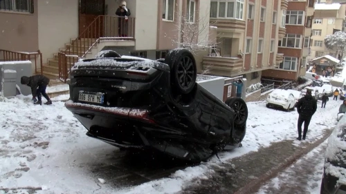 İstanbul'da yılın ilk kar yağışı: Ulaşımda aksamalar yaşandı
