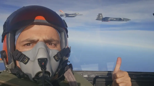 KIZILELMA dünya tarihine geçti: İlk insansız savaş uçağı havada hedef vurdu