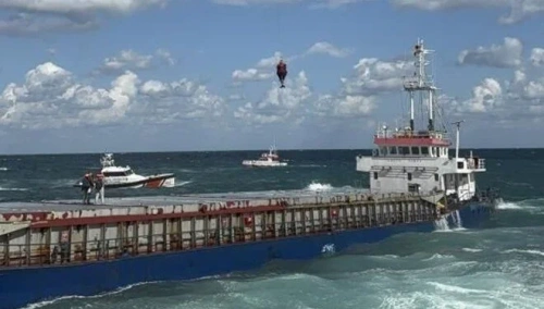 Kocaeli Kandıra’da kuru yük gemisi karaya oturdu