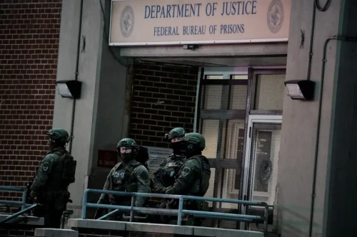 Maduro ve eşi mahkemeye götürüldü! Tüm dünya canlı izledi