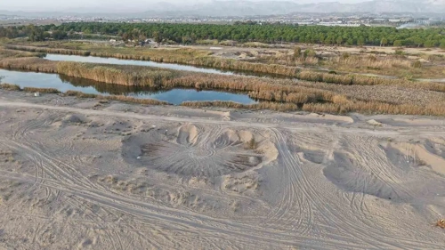 Manavgat sahillerinde kum hırsızlığı skandalı: Sahil kum ocağına döndü