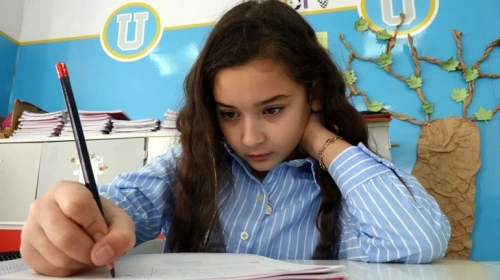 Matematik dehası Lina Singapur'da Türkiye'yi temsil edecek