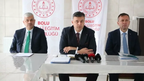 MEB'den öğretmen kıyafetlerine sıkı denetim: Tayt, kot pantolon yasak!