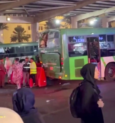 Mekke'de Türk umrecilere otobüs çarptı: 1 ölü, 2 yaralı
