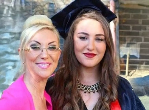 Oğlu duyurdu, kızı tanık oldu: Arabesk sanatçısı Güllü’nün ölümü