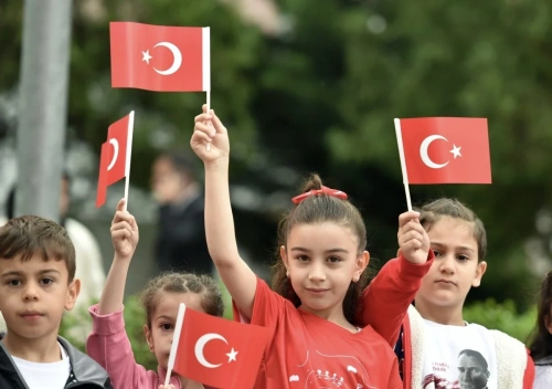Okullarda ikinci dönem bayrak sevgisi temasıyla başlıyor