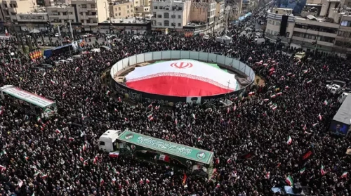 Orta Doğu'da savaş kızışıyor: İran'dan ABD üslerine füze yağmuru, Hürmüz'de gerilim tırmanıyor