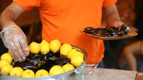 Ortaköy'de gıda zehirlenmesi faciası: Anne ve iki çocuk hayatını kaybetti