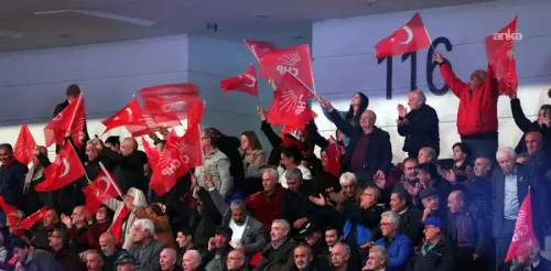 Özgür Özel tek aday olarak 4'üncü kez CHP Genel Başkanı seçildi