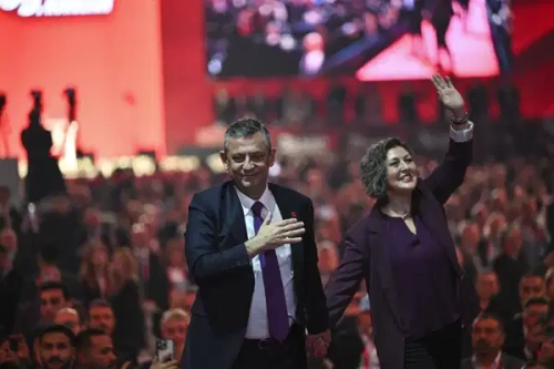 Özgür Özel tek aday olarak 4'üncü kez CHP Genel Başkanı seçildi
