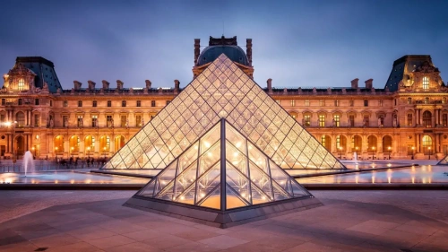 Paris'te büyük soygun: Louvre Müzesi'nden paha biçilmez mücevherler çalındı