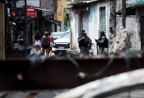 Rio de Janeiro'da tarihin en kanlı polis operasyonu: 64 ölü
