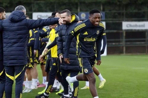 Saran helikopterle geldi, yeni transferle konuştu