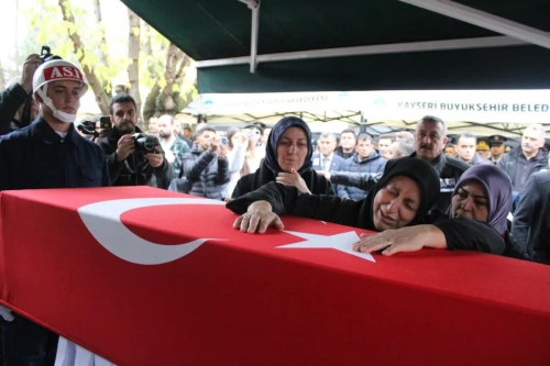 Şehit pilot Nihat İlgen'e eşinden yürek burkan veda