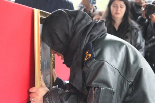 Şehit pilot Nihat İlgen'e eşinden yürek burkan veda