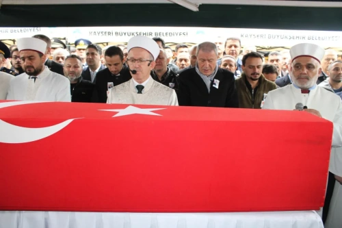 Şehit pilot Nihat İlgen'e eşinden yürek burkan veda