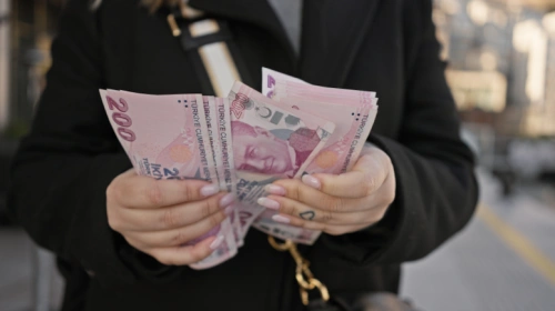 SGK prim borcu olan 1 milyon emeklinin maaşına kesinti geliyor