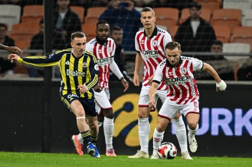 Süper Kupa'da derbi heyecanı! Fenerbahçe finale yükseldi