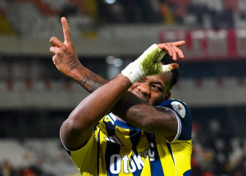 Süper Kupa'da derbi heyecanı! Fenerbahçe finale yükseldi