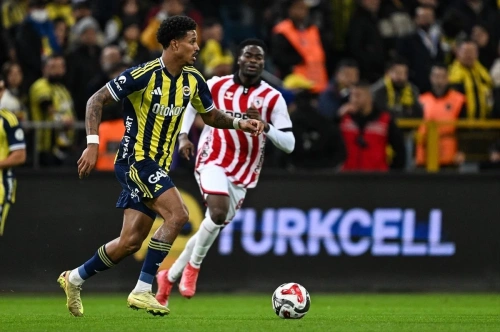 Süper Kupa'da derbi heyecanı! Fenerbahçe finale yükseldi