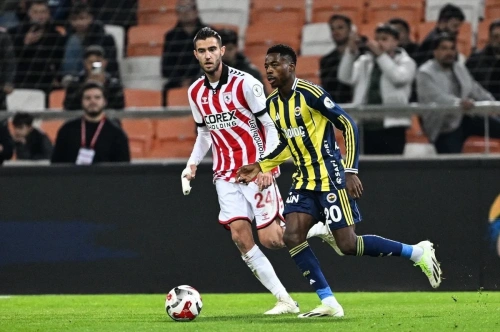 Süper Kupa'da derbi heyecanı! Fenerbahçe finale yükseldi