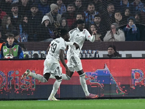 Trabzonspor - Beşiktaş derbisi 3-3 bitti: 6 gollü şov