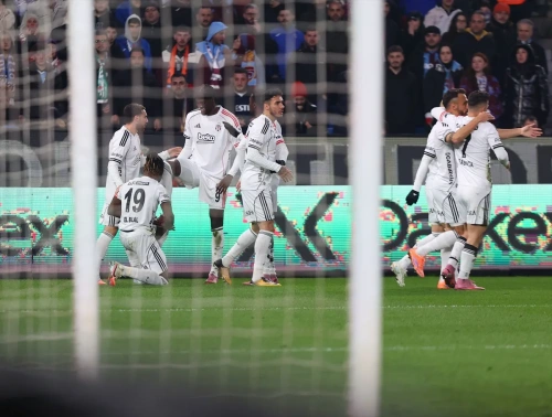 Trabzonspor - Beşiktaş derbisi 3-3 bitti: 6 gollü şov