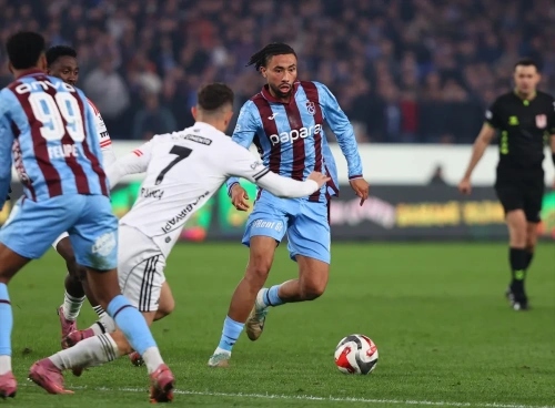 Trabzonspor - Beşiktaş derbisi 3-3 bitti: 6 gollü şov